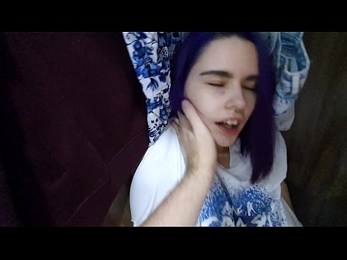 ❤️ Našel jsem svou sestru ve skříni a pomohl jí udělat se ☑ Jen porno u nás ❌